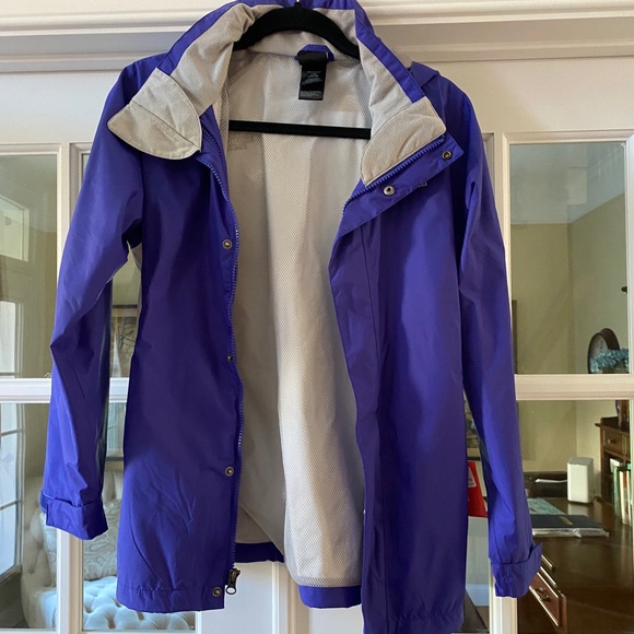Northface Girls Rain Jacket - Picture 2 of 10